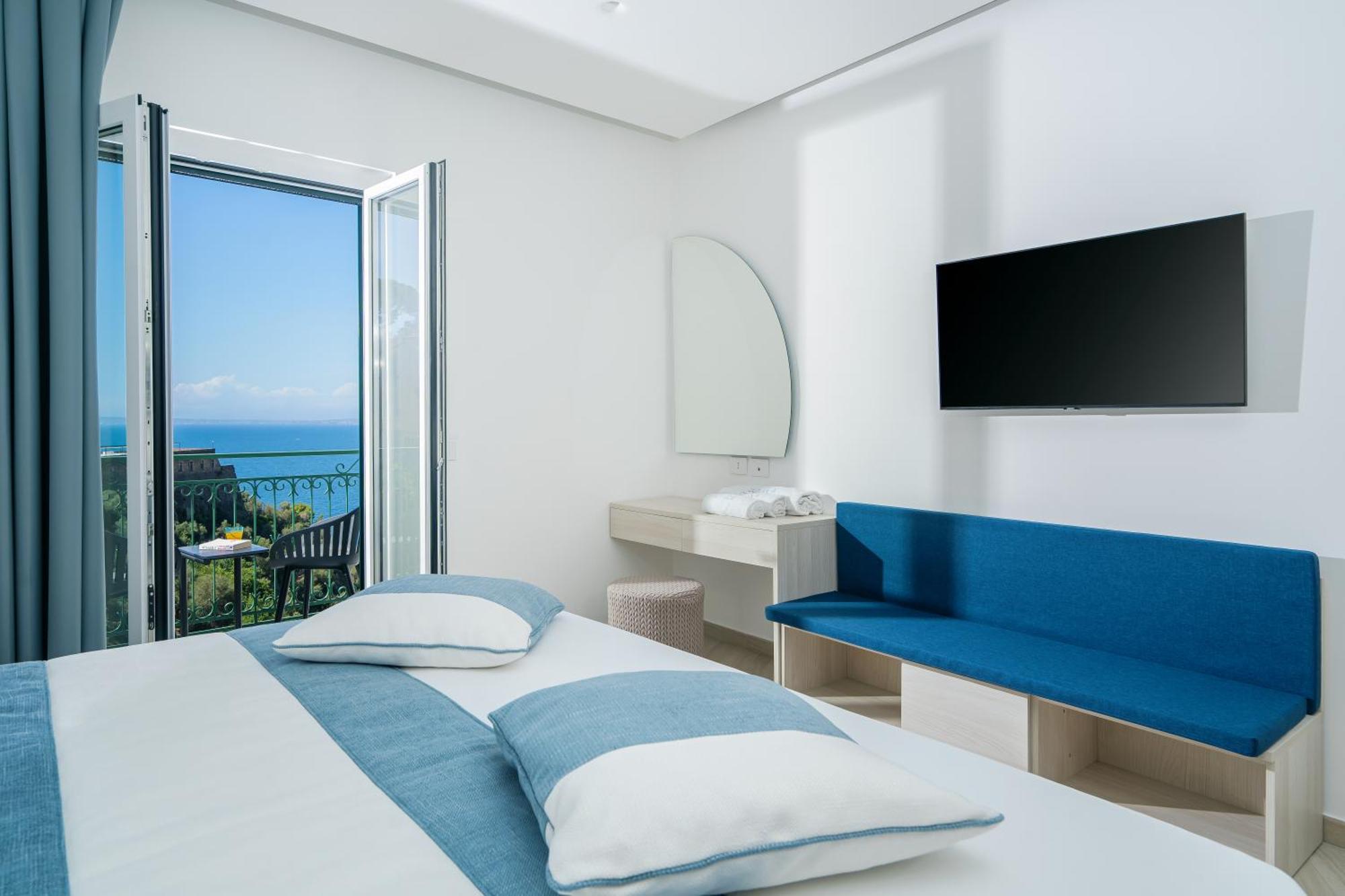 Sea View Deluxe Apartments Vico Equense Exterior photo