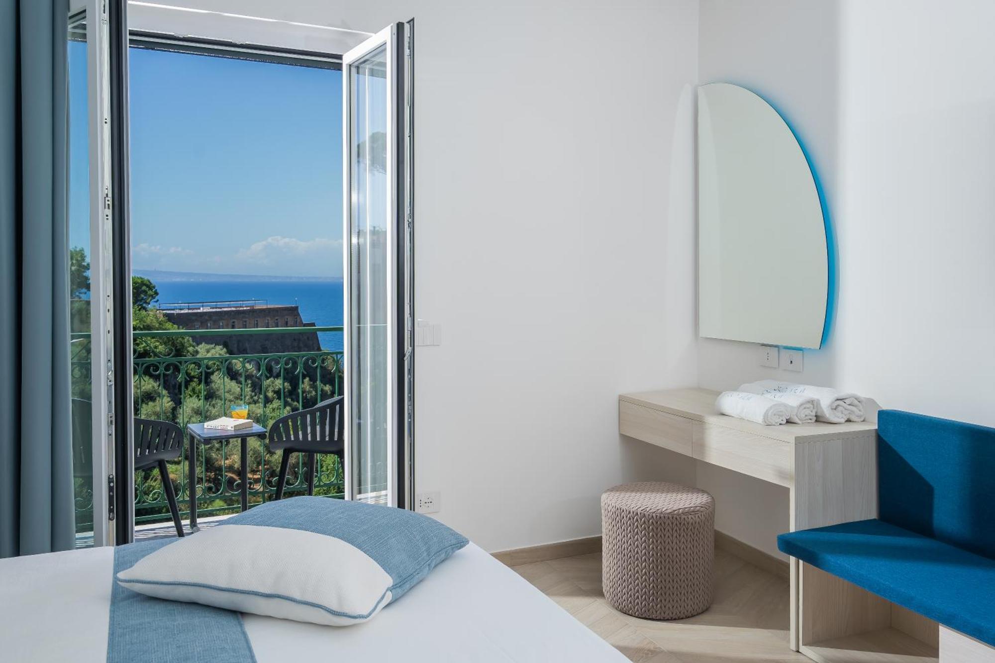 Sea View Deluxe Apartments Vico Equense Exterior photo